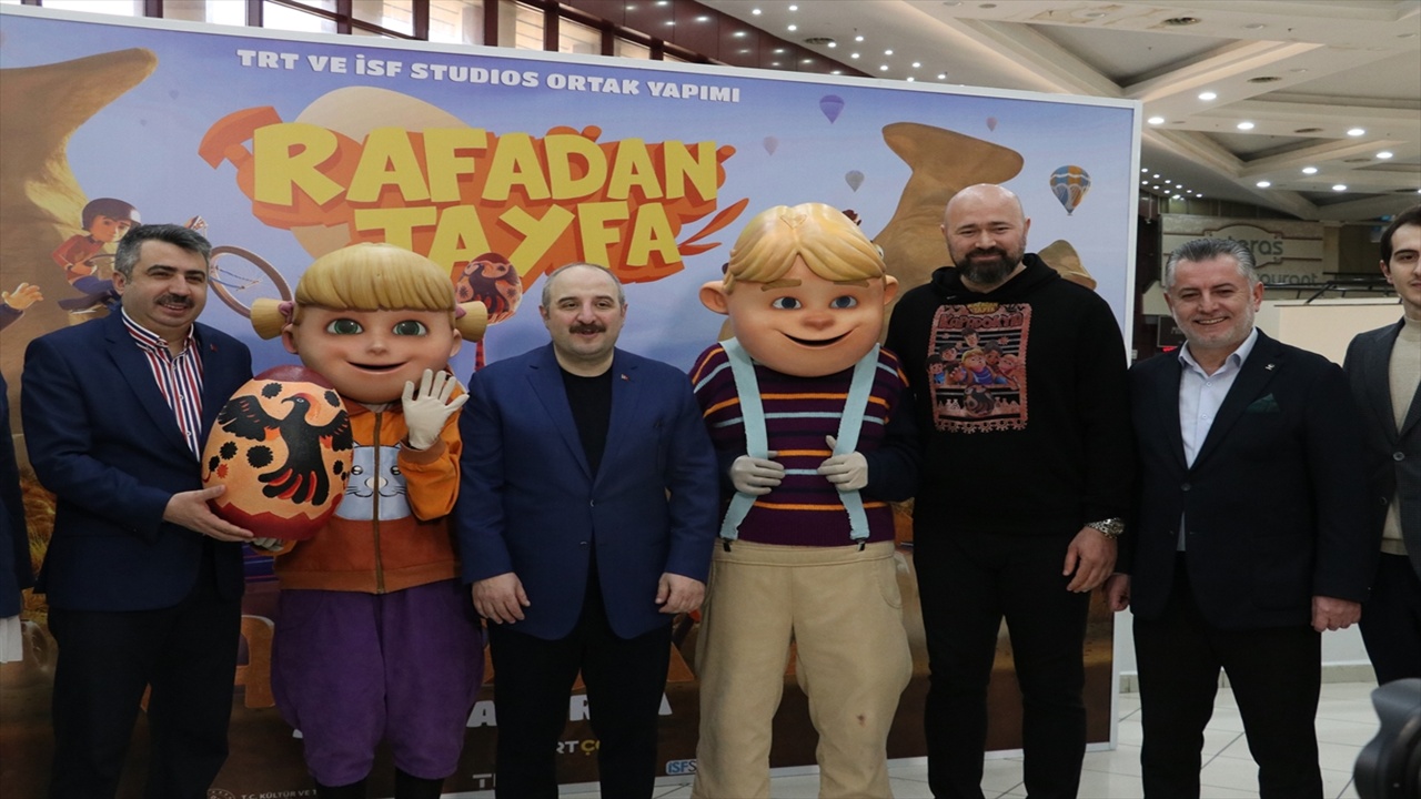 Mustafa Varank, Rafadan Tayfa: Kapadokya Filmini Çocuklarla İzledi