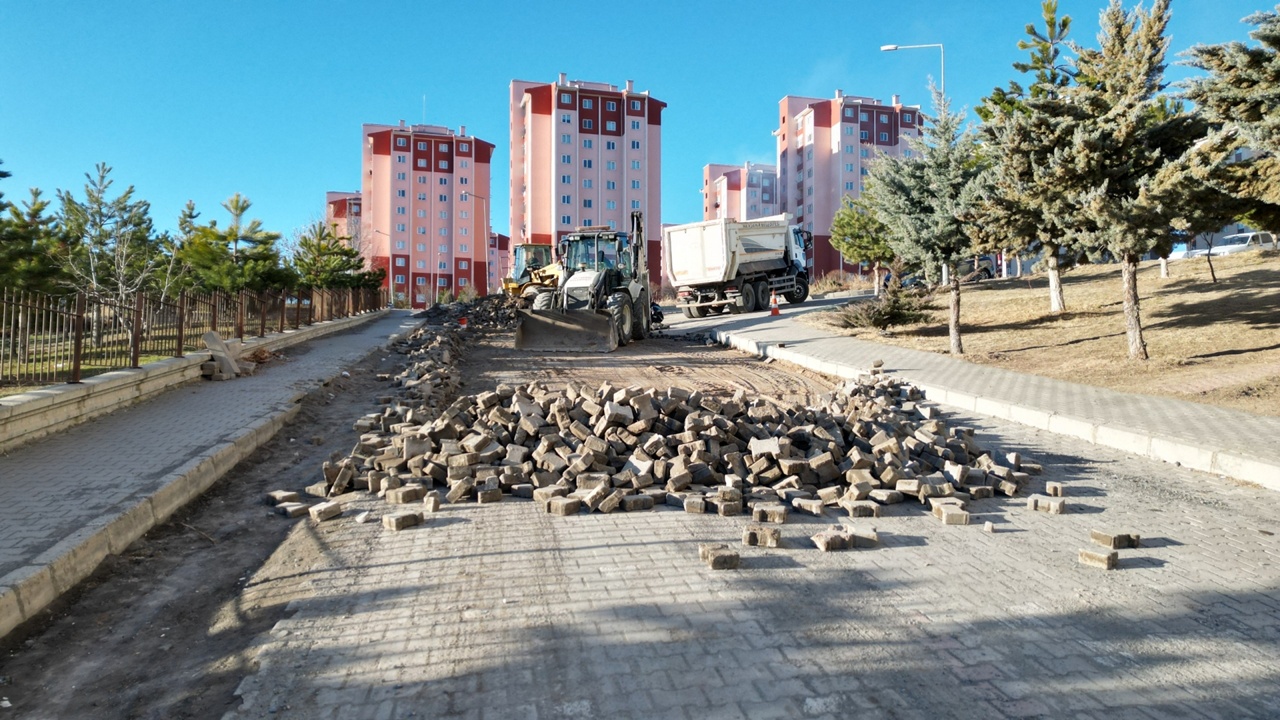 Bekdik Mahallesi’nde Yol Yenileme Çalışmaları Başladı