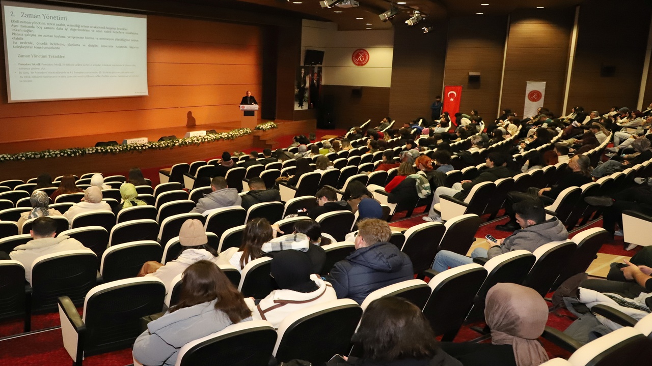 NEVÜ’de “Etkili ve Verimli Ders Çalışma Stratejileri” Semineri Düzenlendi