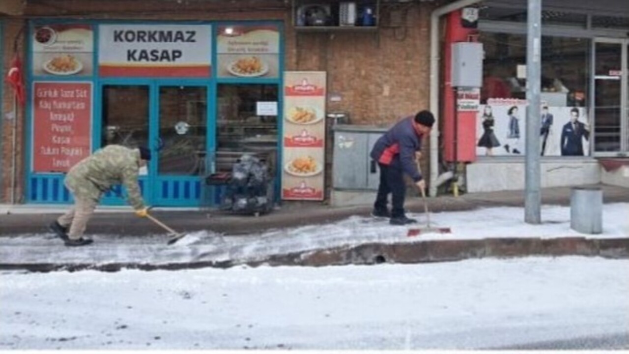 Gülşehir’de Karla Mücadele Çalışmaları Sürüyor