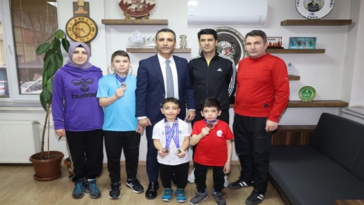 Nevşehirli Badmintonculardan İl Müdürü Özdemir’e Ziyaret