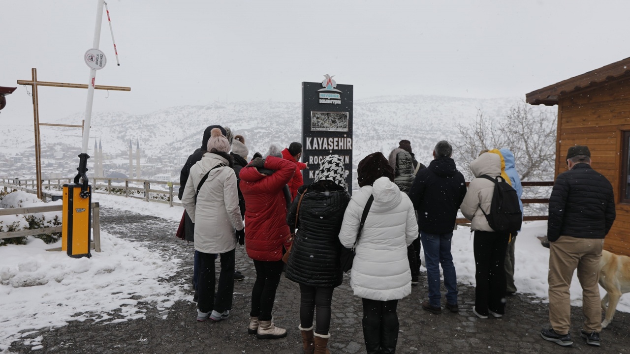 Kayaşehir, Yerli ve Yabancı Turistlerin İlgi Odağı