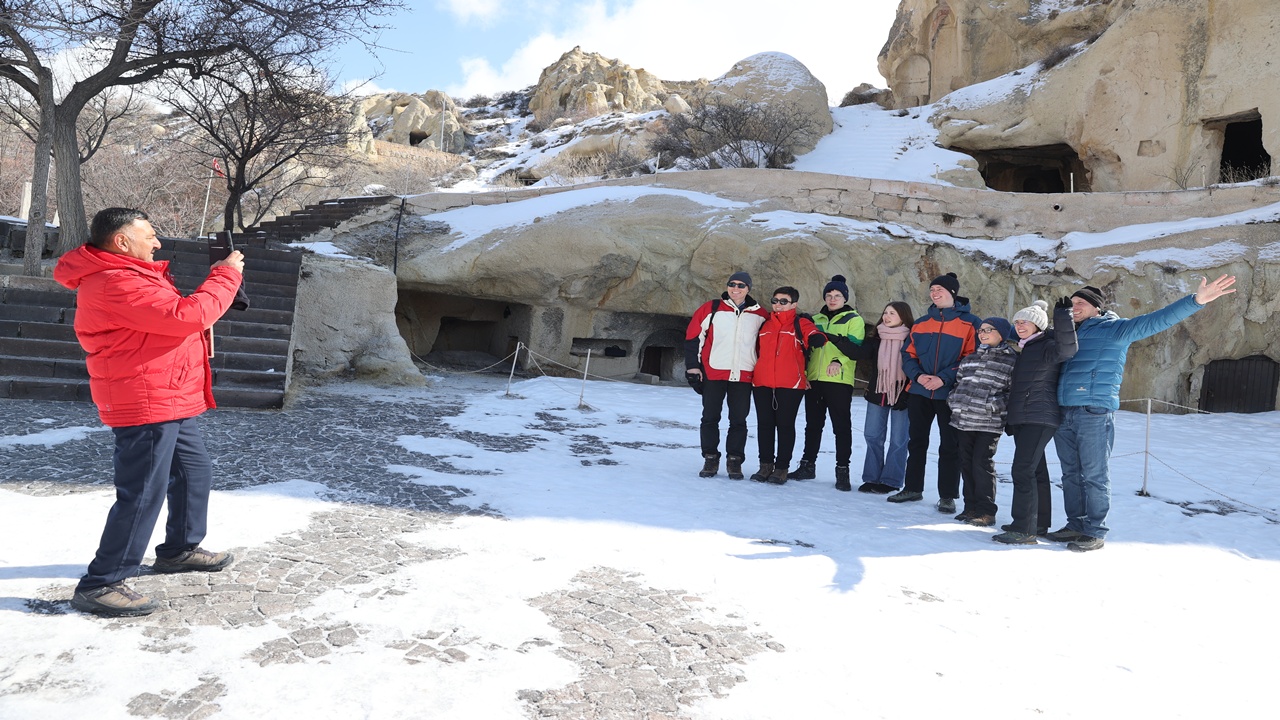 Hayalinin Peşinden Giden Emekli Astsubay Turist Rehberi Oldu