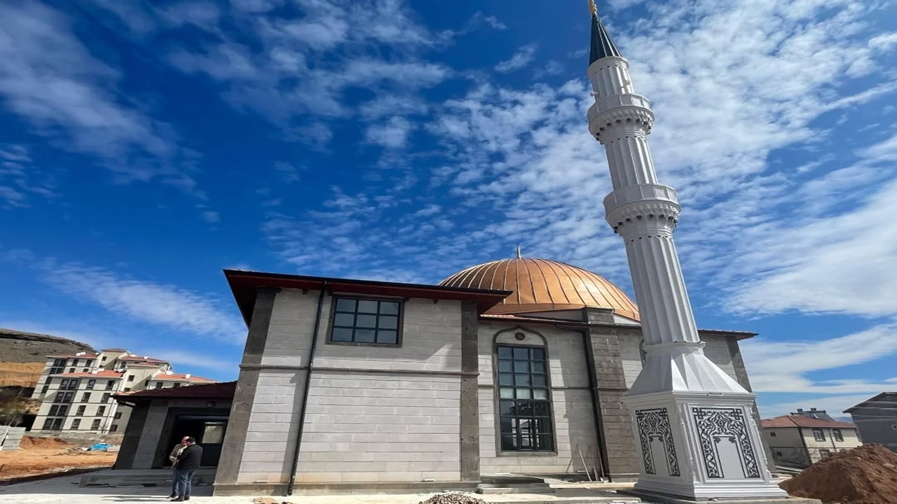 Başkan Sarıtaş, TOKİ Konutları Camii’nde İncelemelerde Bulundu