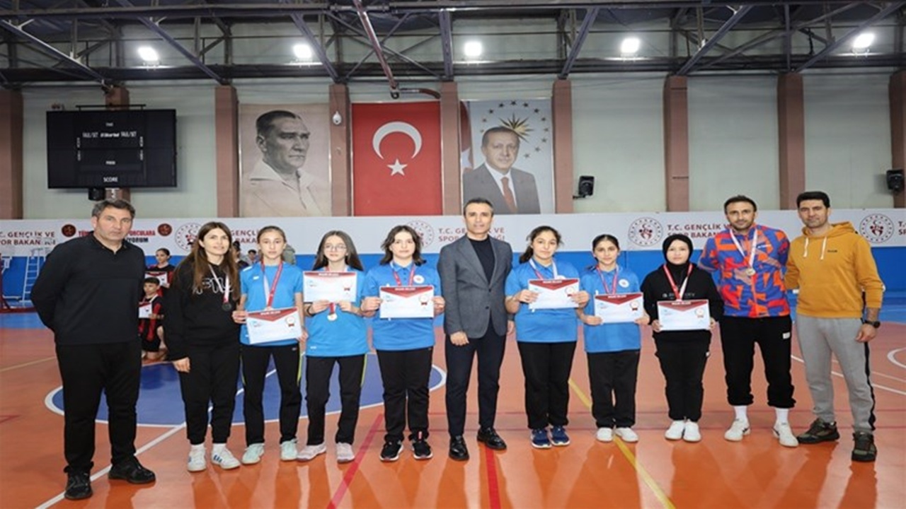 Badminton Yıldızlar Grup Müsabakaları Tamamlandı